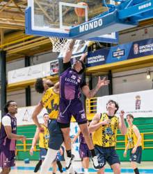José Luis Bustos fue el mejor jugador de Lujisa en la derrota ante C.B. La Matanza Foto GUBasketDXTenGuada