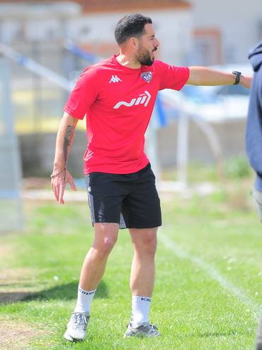 Javier Ablanque. técnico del Guadalajara B que cayó 1-0 en Albacete. Foto Luis Polo Mariano Viejo 1