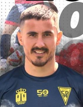 Fernando Domenech tras una campaña en el Rayo Alcobendas regresa al Azuqueca