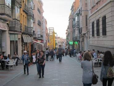 calle-mayor-paseantes