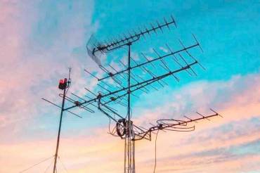 Foto: Grupo ADSLZone.net Antena televisión convencional repetidor Foto Grupo ADSLZone net