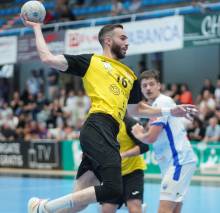 Balonmano GU - Pontevedra Cisne 1 1 Fotos de Fernando Lago