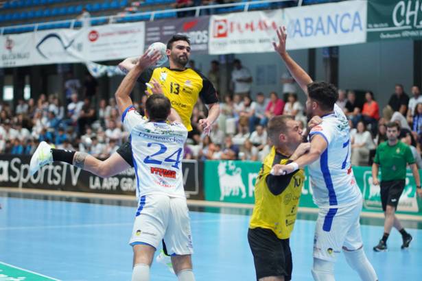 Balonmano GU - Pontevedra Cisne 2 Fotos de Fernando Lago