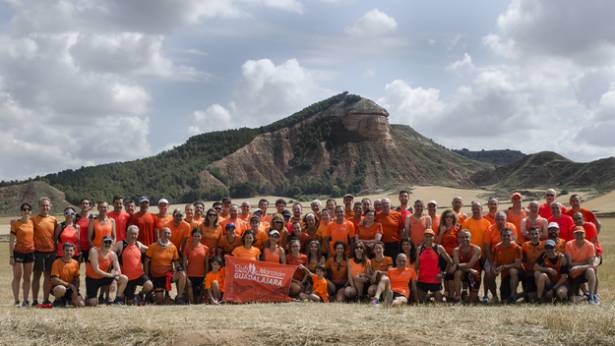 Foto de familia a los pies de Peña Hueva