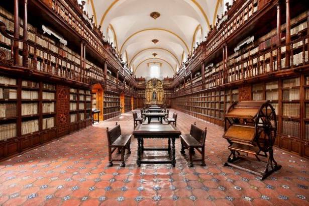 Universidad de Puebla BibliotecaPalafoxiana 02