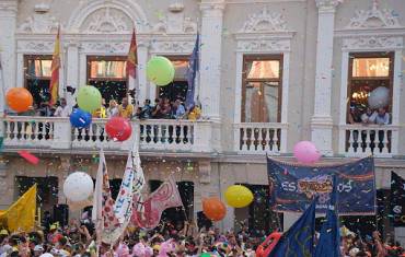 Ferias GU 2023 Chupinazo Pelea de balcones