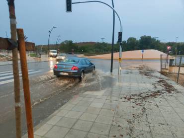 Tormenta balsas de agua 15-Spt Rotonda puente árabe