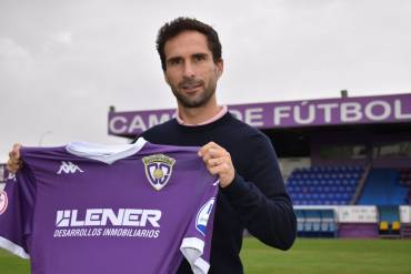 Gonzalo Ónega entrenador del Deportivo Guadalajara en el ojo del huracán tras su derrota ante el Illescas 1