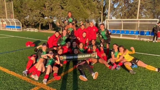 Las dinamistas celebran la remontada in extremis ante Torrelodones 1