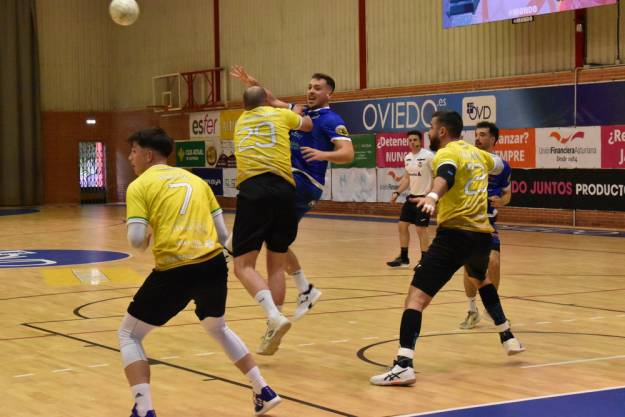 BM Guadalajara  - Oviedo UNIÓN FINANCIERA BM BASE OVIEDO 1