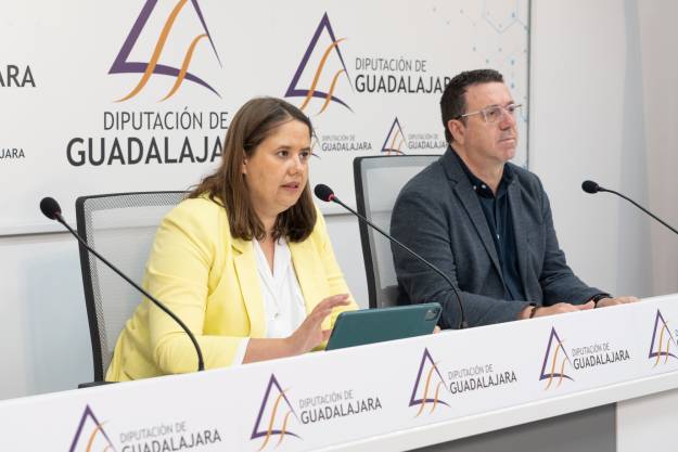 Elena Cañeque y Carlos Quintas jefe servicio Informática