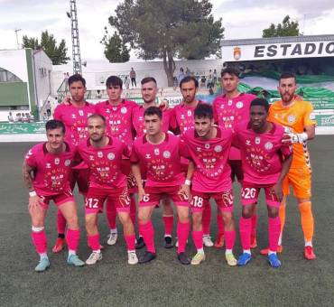 Equipo del Marchamalo que pese a perder en Quintanar salva la categoría. Foto C.D. Marchamalo