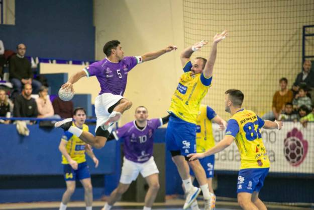 Lombardi seguirá deleitando a los aficionados al balonmano de Guadalaara una campaña más. Foto DXTenGuada - Santi Molina