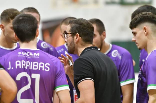 Requena y sus jugadores tras jugar en Astorga ante Ademar se presentaráen casa el 16 de agosto ante Rebi Cuenca