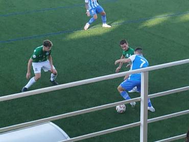 Derrota del Marchamalo 0-1 que se mostró impotente ante el Villarrubia Foto J.C. Ballesteros