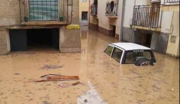 Villel de Mesa inundaciones Suzuki pueblo río Mesa. jpg