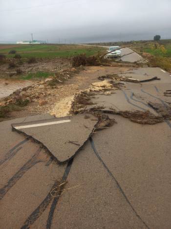 carretera destrozada por las lluvias en Molina