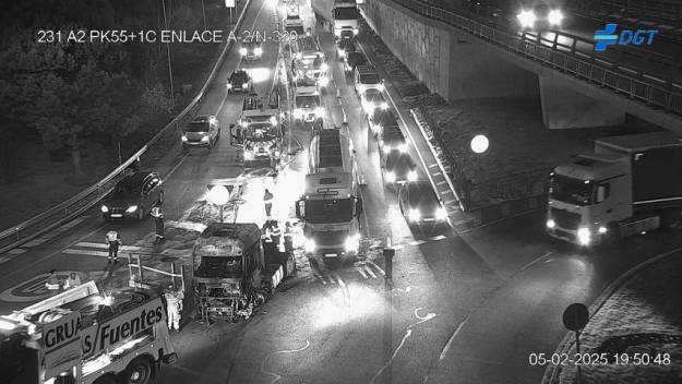 INCENDIO CAMION - 13 DGT 3 CAMINOS -12