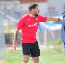 Javier Ablanque entrenador del Guadalajara B se juega título y ascenso en Cebolla.  Foto Luis Polo-Mariano Viejo 1