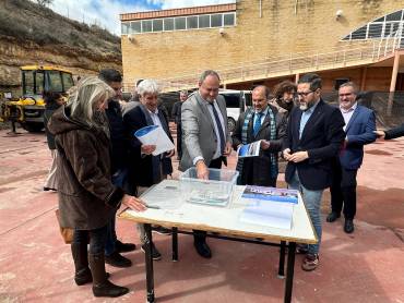 primera piedra escuela infantil Brihuega urna