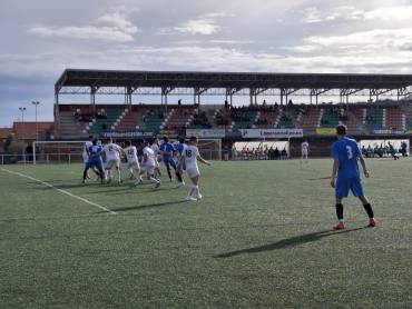 El derbi fue para el Cabanillas ante una Academia que luchó hasta el final Foto Nora Roldán