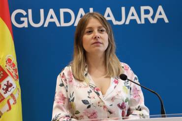 FOTO PP. Asenjo en la rueda de prensa de esta mañana.300425