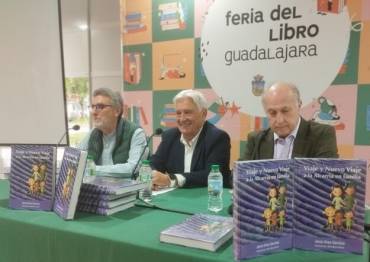 Orea Viaje a la Alcarria en Familia Feria libro acto presentación 2