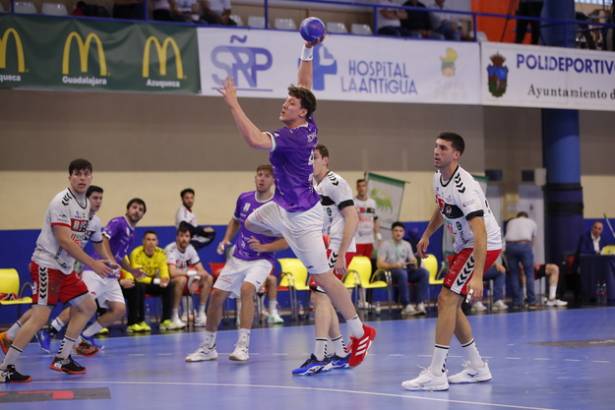 BM Guadalajara - Nava Foto Santi Molina 3