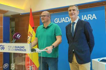 Partido Popular Lucas Castillo - Antonio Román autobuses 1 1