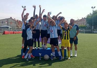 Equipo Alevín de la Academia que se proclamó vencedor tras una emocionantísima final disputada ante el Atlético de Madrid 1