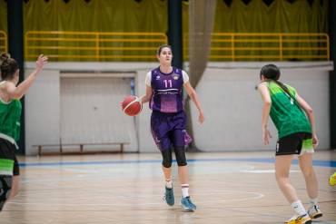 Andrea Santos la mejor jugadora de Ferial Plaza renueva con el conjunto morado una temporada más. Foto Santi Molina-DXTenGuada