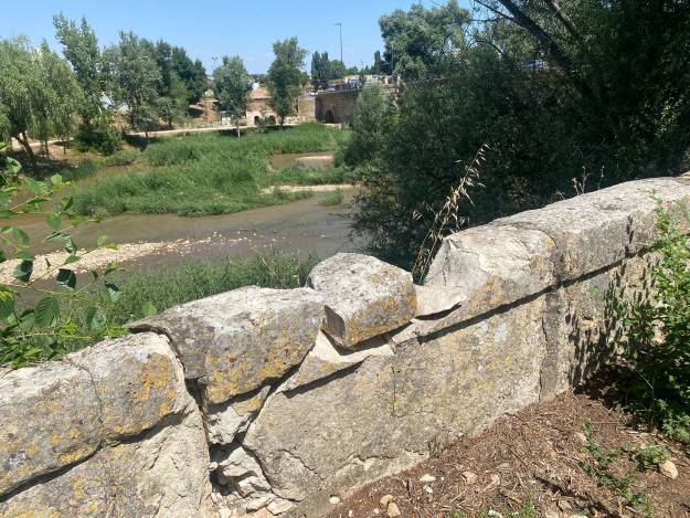 barbacana puente arabe rio henares piedras