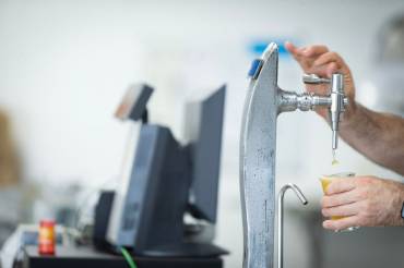 cerveza tirar cana trabajadores ministerio trabajo