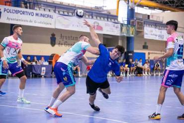 BM Guadalajara ha comenzado sus partidos de pretemporada dejando buenas sensaciones Foto Santi Molina