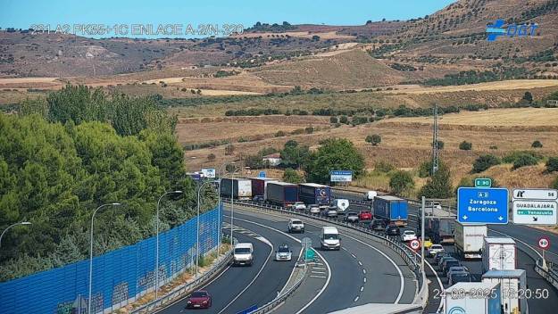 Accidente A-2 camión DGT