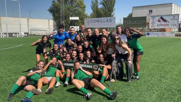 Las jugadoras del Dinamo celebran el triunfo en Torrejon 0-1 primero en la categoría 1