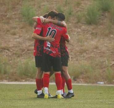 Los jugadores del Alovera celebran la consecución de uno de los goles 1 1