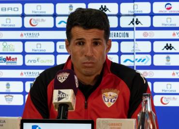 Pere Martí que supo frenar con su planteamiento las acometidas locales fue expulsado en las postrimerías del encuentro Pere Martí que supo frenar con su planteamiento las acometidas locales fue expulsado en las postrimerías del encuentro 1