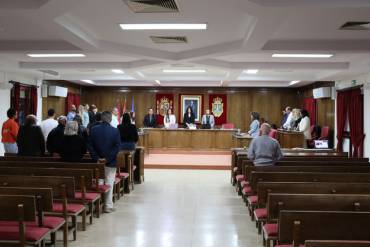 Inicio del pleno en Azuqueca. Foto: Ayuntamiento. Pleno 1