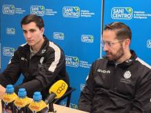 El central Gonzalo Velasco y el entrenador Juan Carlos Requena BM Guadalajara - Puente Genil Previa 2