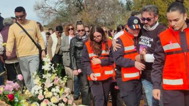 Homenaje a Míriam Vallejo Villanueva de la Torre María Vallejo flores Protección Civil 10