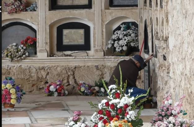 PATIO ALTO cementerio brihuega