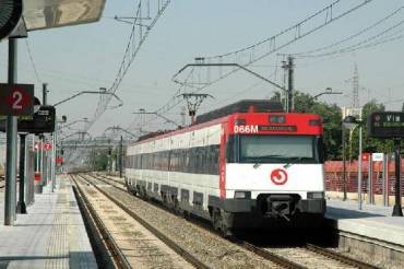 Los pasajeros tuvieron que bajarse del tren. Foto: Renfe. Tren 1