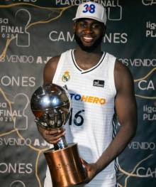 Garuba, con el título de la ACB. Foto: destusman Garuba 1