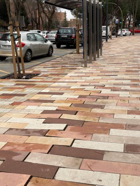 pavimento multicolor levantado 1