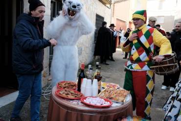 Valdepeñas de la Sierra botarga Foto Eduardo Bonilla 2