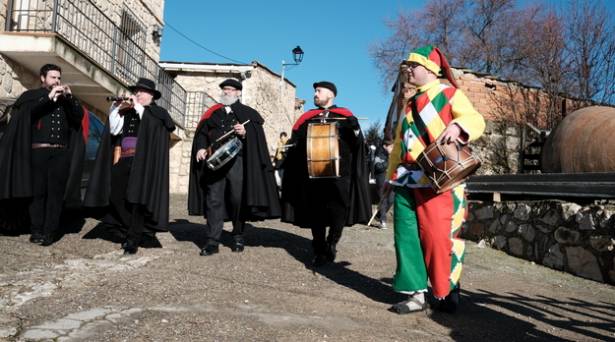Valdepeñas de la Sierra botarga Foto Eduardo Bonilla 5