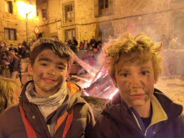 san vicente niños hollín siguenza