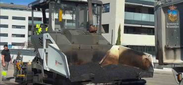 Asfalto baches socavones video Ayto GU en la zona de Aguas Vivas Asfalto baches socavones video Ayto GU 3