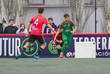 Azuqueca B y Alovera disputaron un derbi emocionante que se decantó del lado visitante